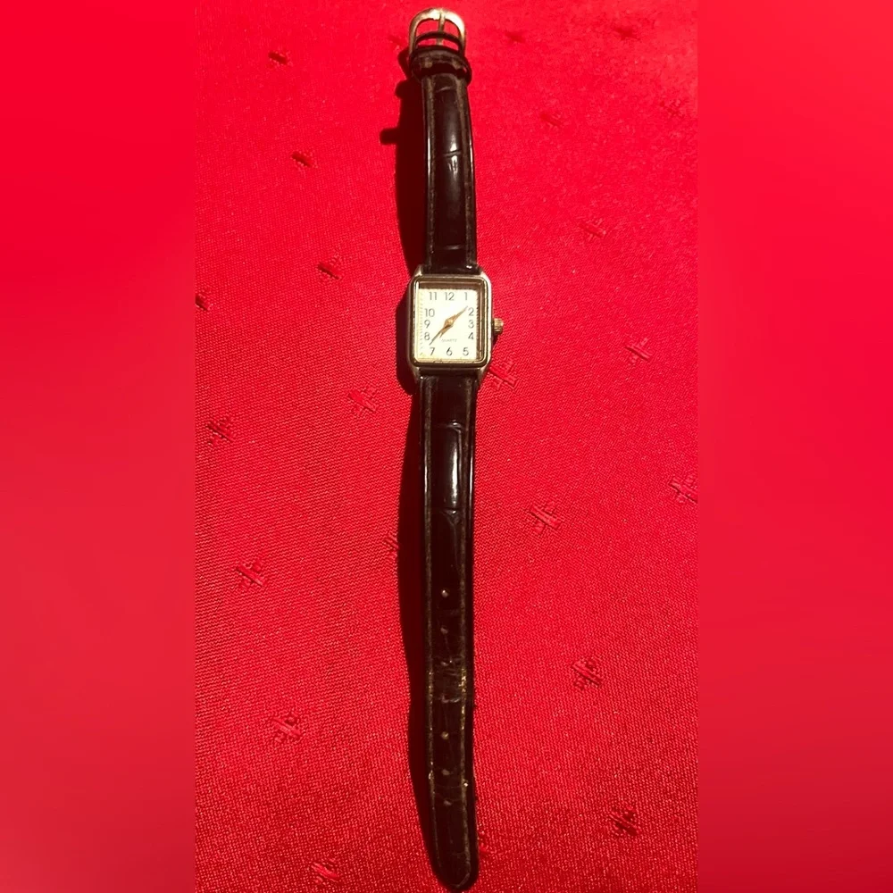 Quartz Vintage Black Leather Strap Watch